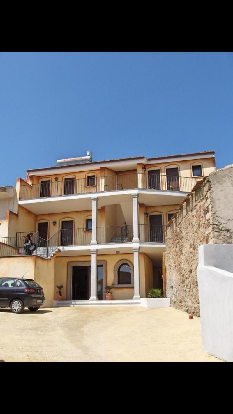 Hotel Bed Sandalia Badesi Exterior foto
